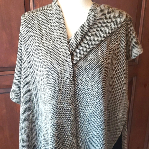 CHICO'S BLOCK LEOPARD 🐆 PRINT PONCHO ONE SIZE - Picture 9 of 14